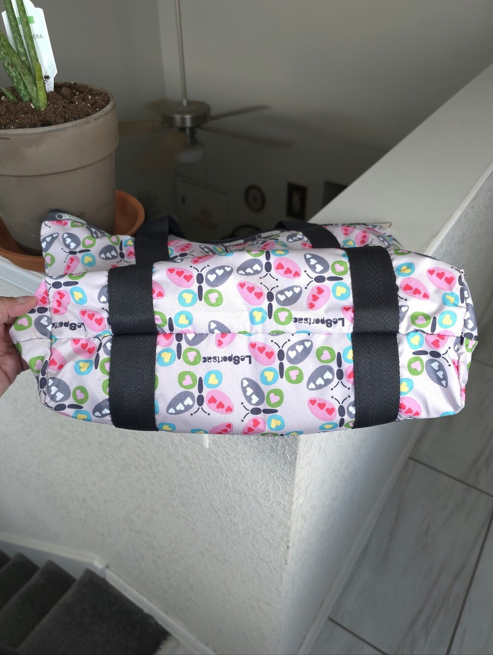LeSportsac Butterfly Tote Bag Hearts Butterflies Flutter Pink Zip Top Colorful - Picture 7 of 10